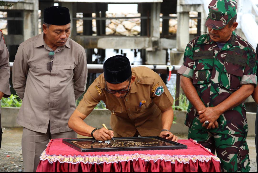 Bupati Aceh Selatan Resmikan Masjid Apung An-Nur