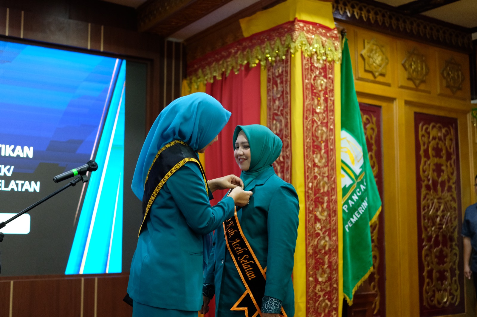 Pj Ketua TP PKK/Bunda Paud Aceh Lantik Pj Ketua PKK Aceh Selatan
