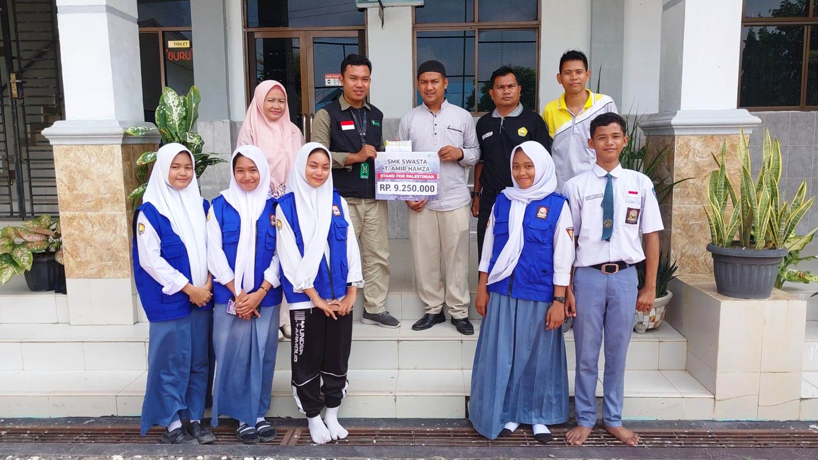 SMK Swasta T Amir Hamzah Indrapura Salurkan Donasi Palestina Melalui DD Waspada