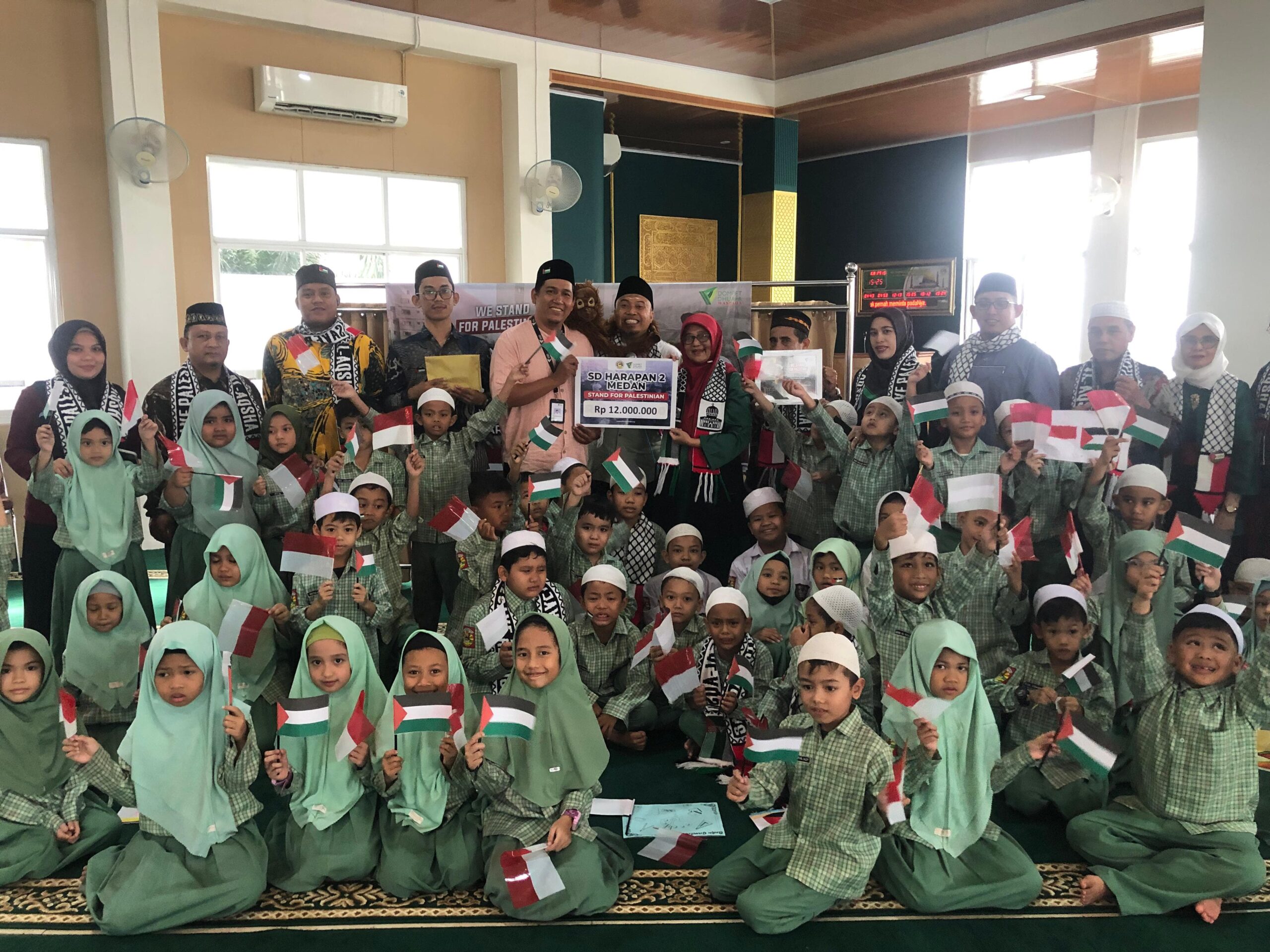 Lewat Dongeng Kemanusiaan, SD IT Harapan 2 Medan Salurkan Donasi Palestina ke DD Waspada