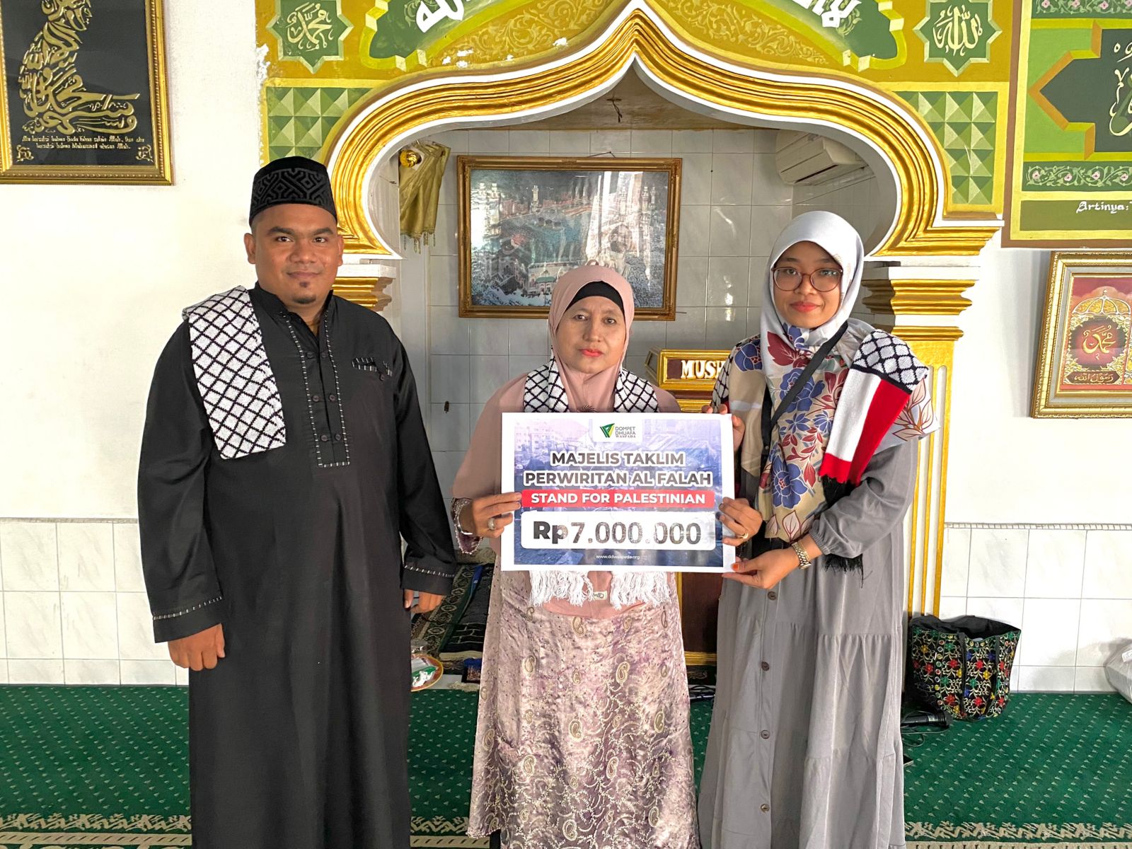 Majelis Taklim Perwiritan Al Falah Donasi untuk Palestina Lewat DD Waspada