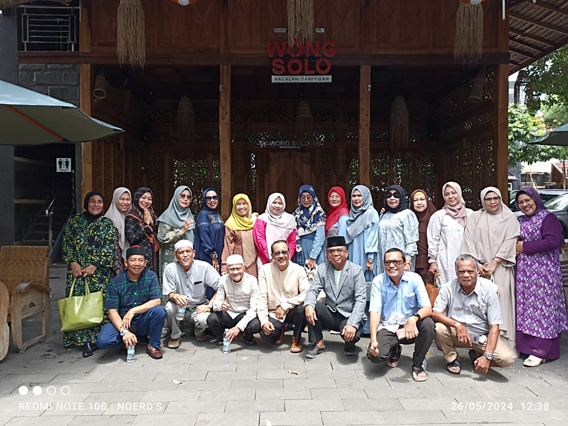 Pengurus Komunitas Haji Jumaizah 325 KBIH Padang Arafah Medan Berganti