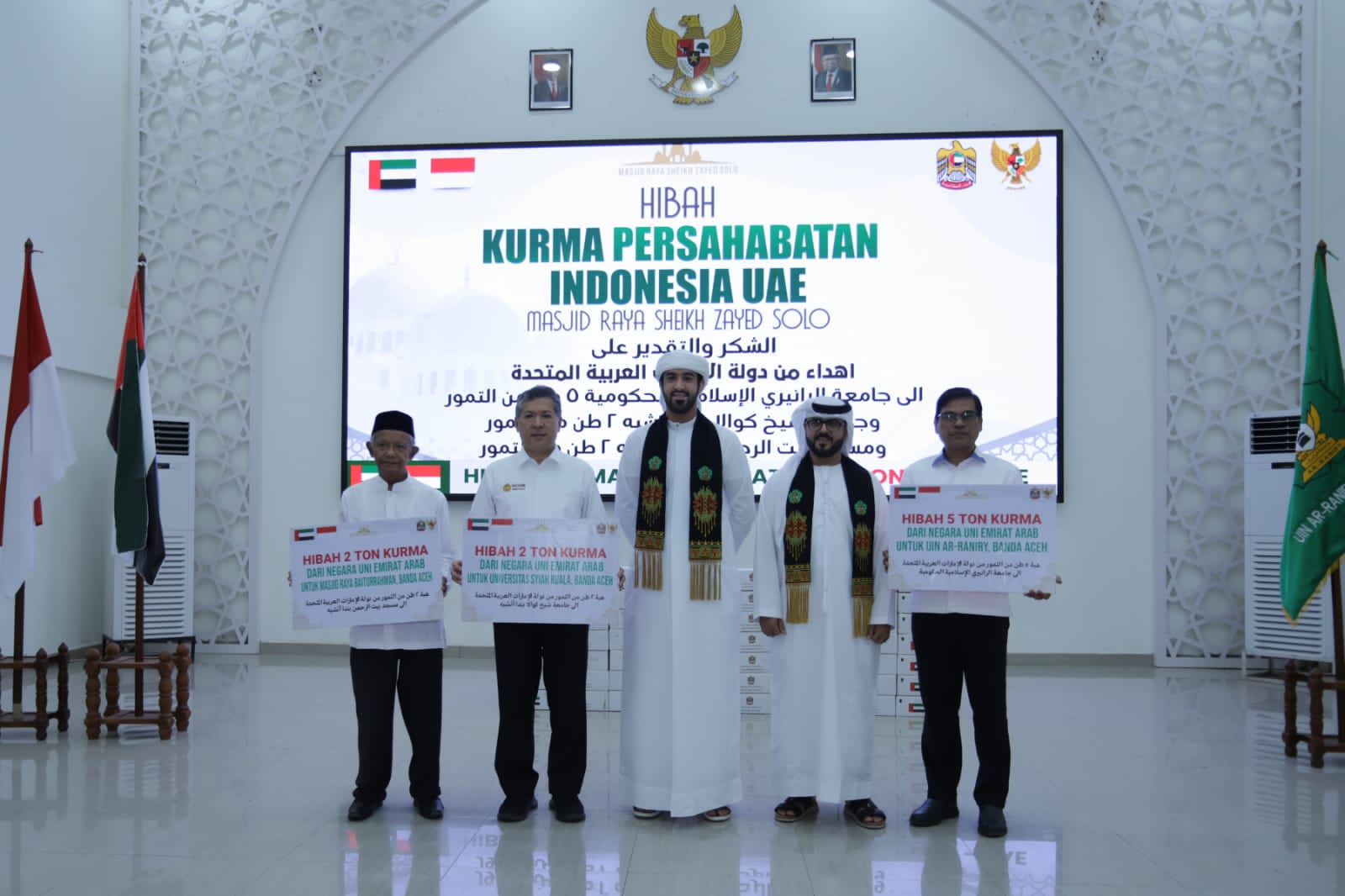 UIN Ar-Raniry Terima Bantuan 5 Ton Kurma dari UEA