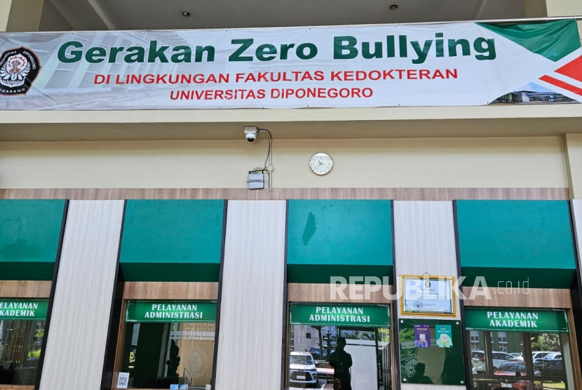 Suasana Fakultas Kedokteran Universitas Diponegoro, Semarang, Jawa Tengah, Kamis (15/8/2024). Keluarga dokter Risma melaporkan senior almarhumah ke Polda Jateng, Rabu (4/9/2024).