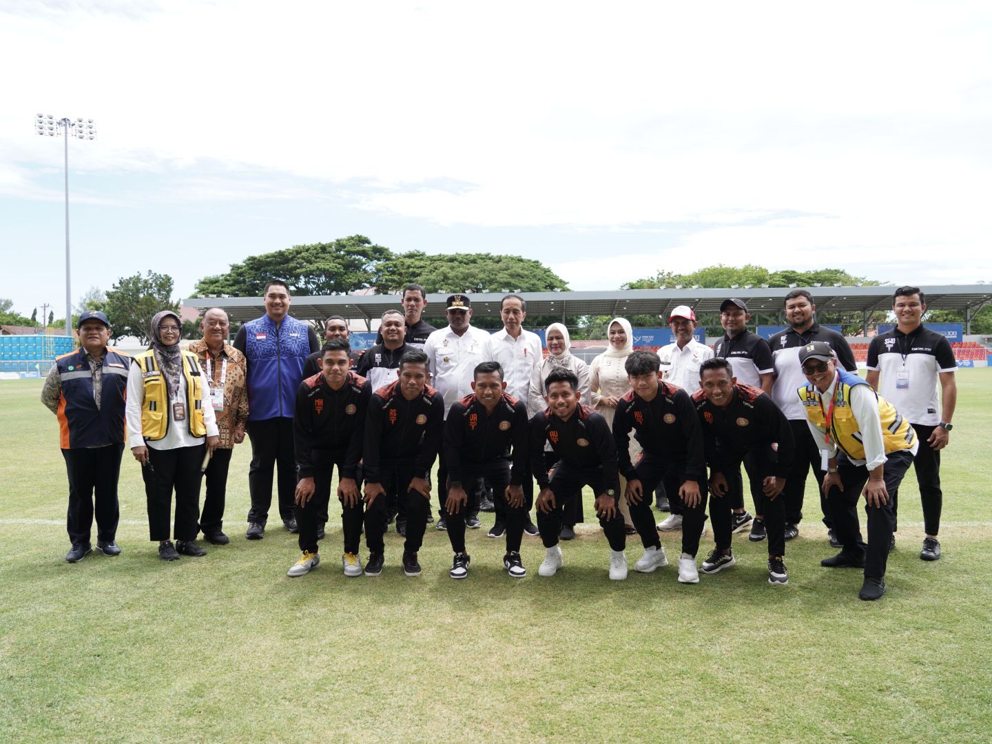 Jokowi Harap Persiraja Lolos ke Liga 1 Usai Resmikan Venue PON