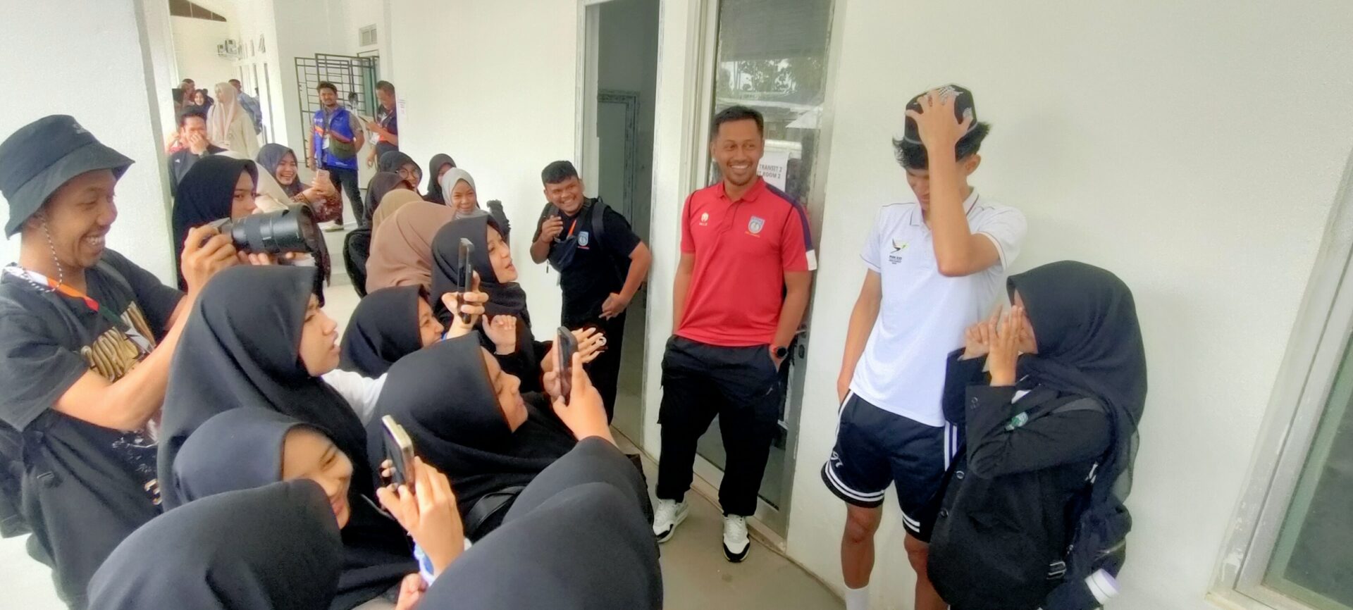 Interaksi Penonton dan Atlet Warnai PON XXI Aceh-Sumut 2024