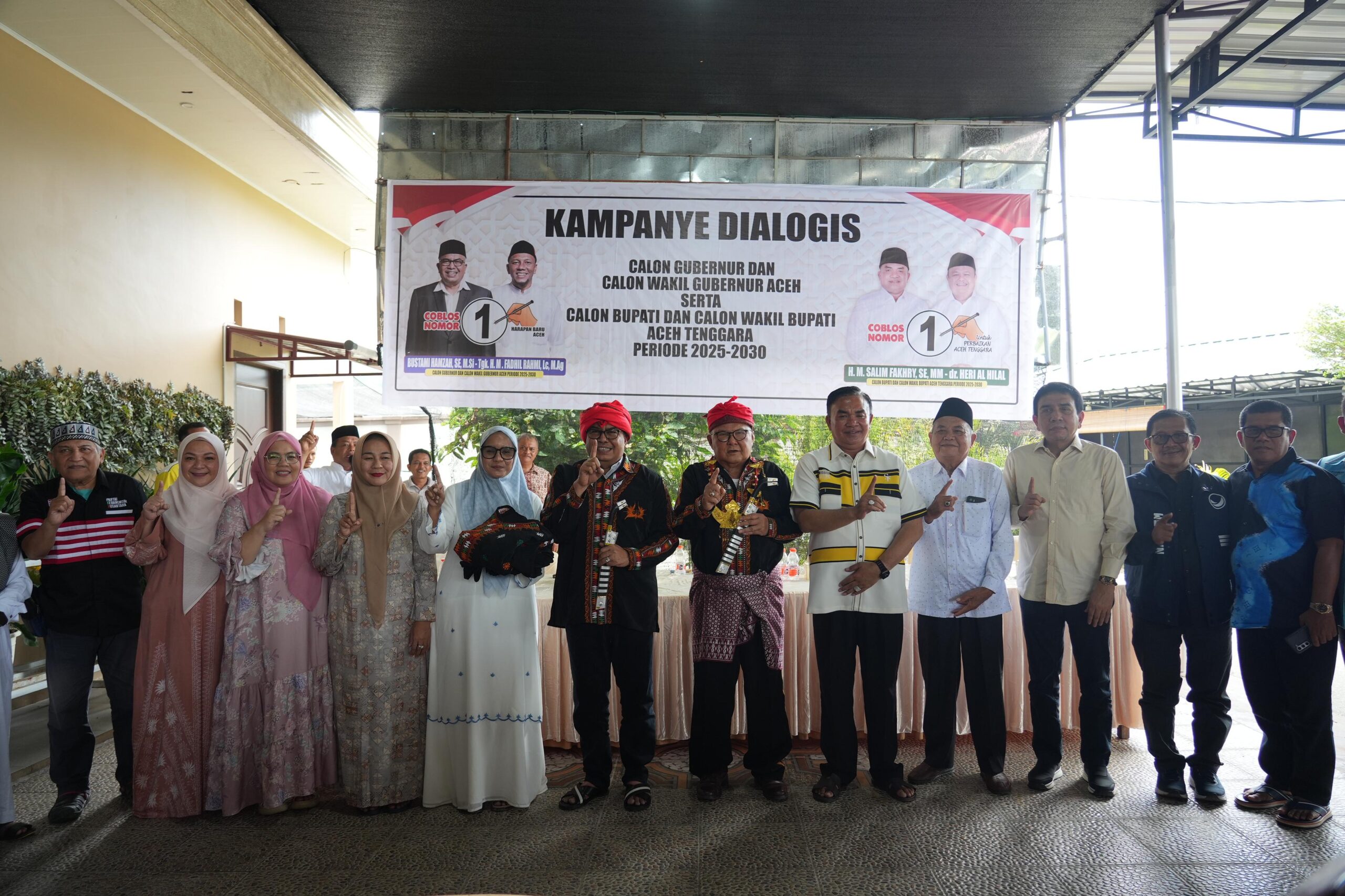 Dinobatkan Jadi Warga Kehormatan Alas, Cagub Bustami Hamzah Diberi Gelar Marga Desky