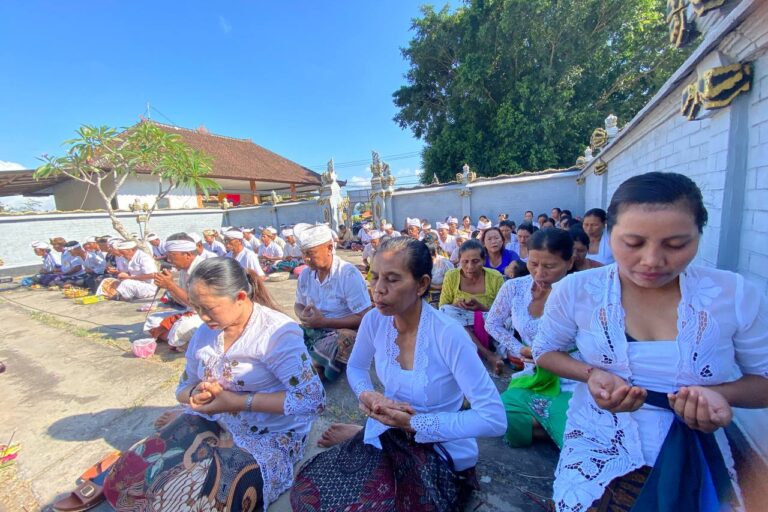 Cerita Luh Sumantri, Melawan dengan Ritual dan Beternak