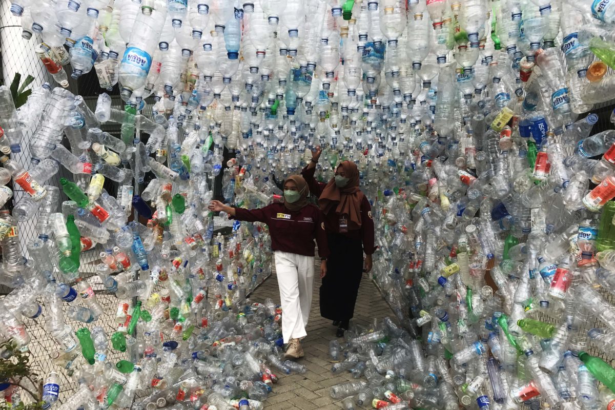 Produk Kosmetik dan Perawatan Diri Mengandung Mikroplastik?