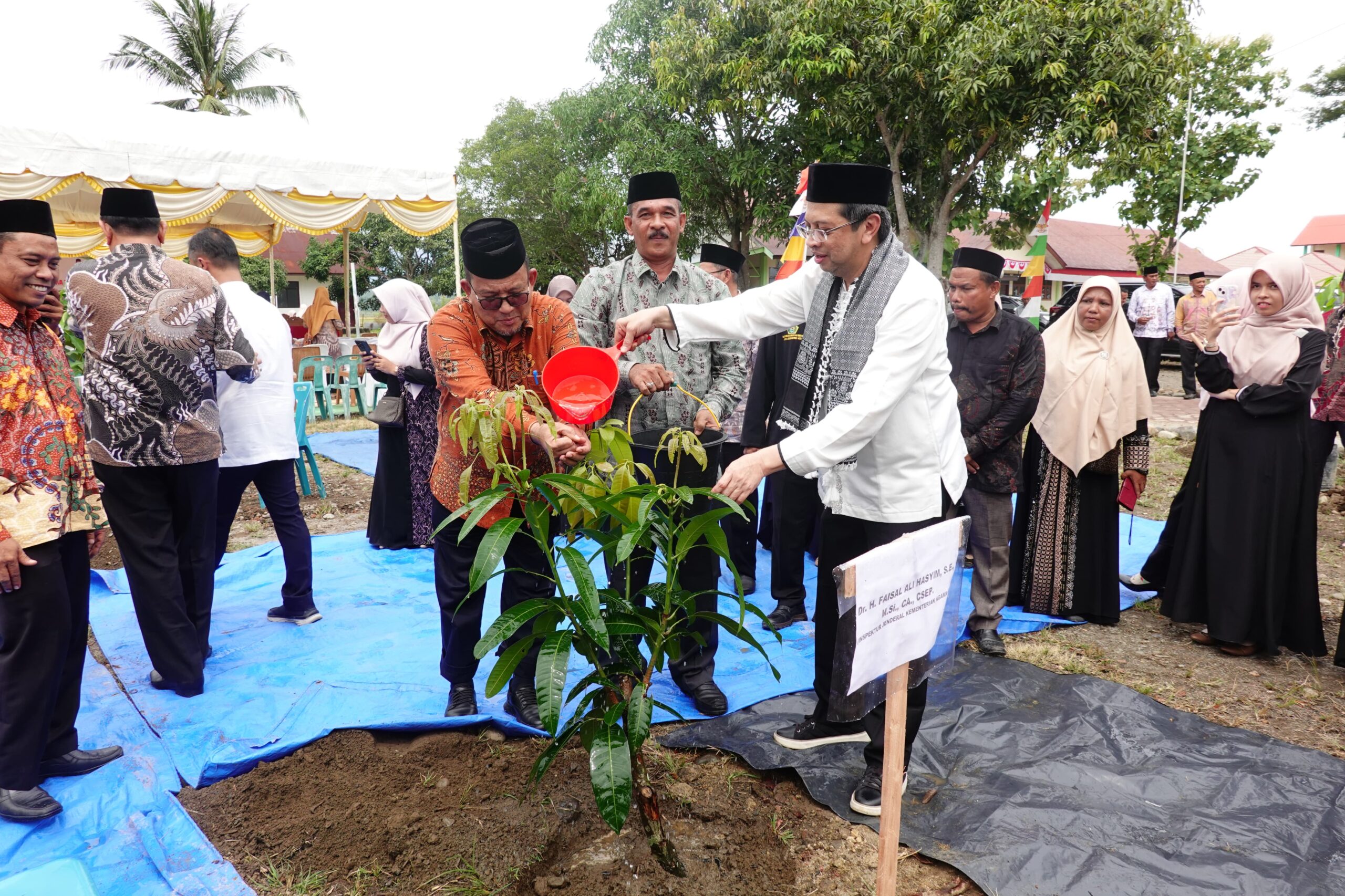 ASN Kemenag di Aceh Sudah Tanam 13.677 Pohon Produktif