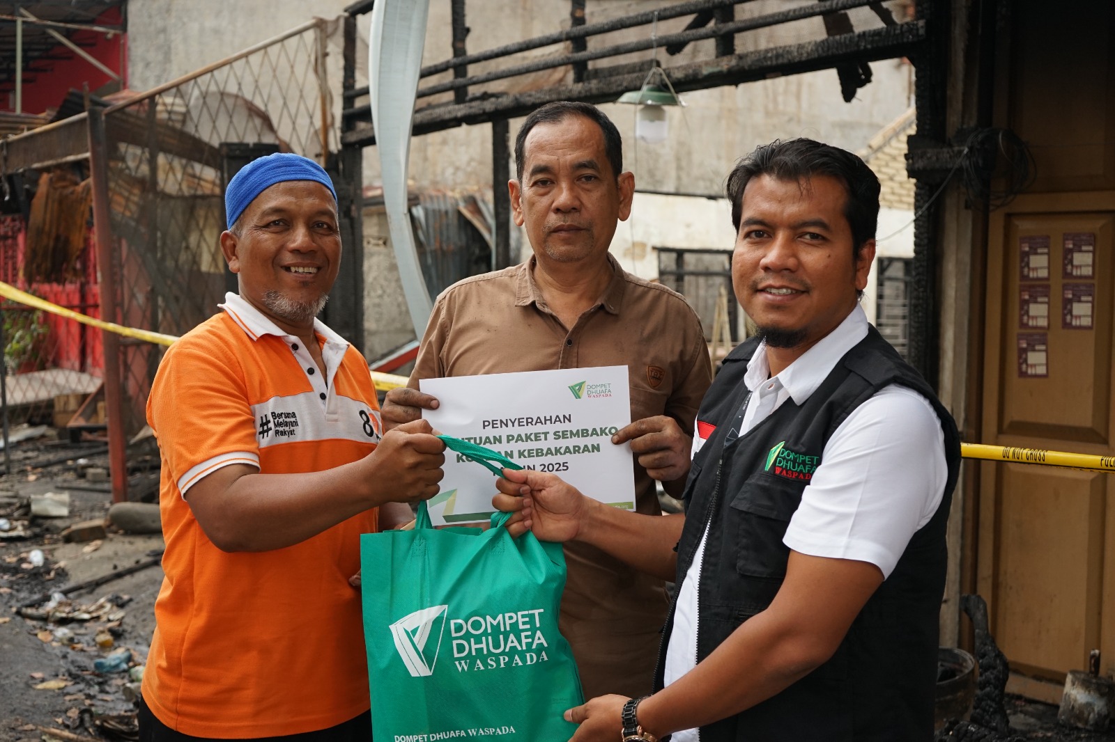 DD Waspada Salurkan Bantuan untuk Korban Kebakaran di Medan Selayang