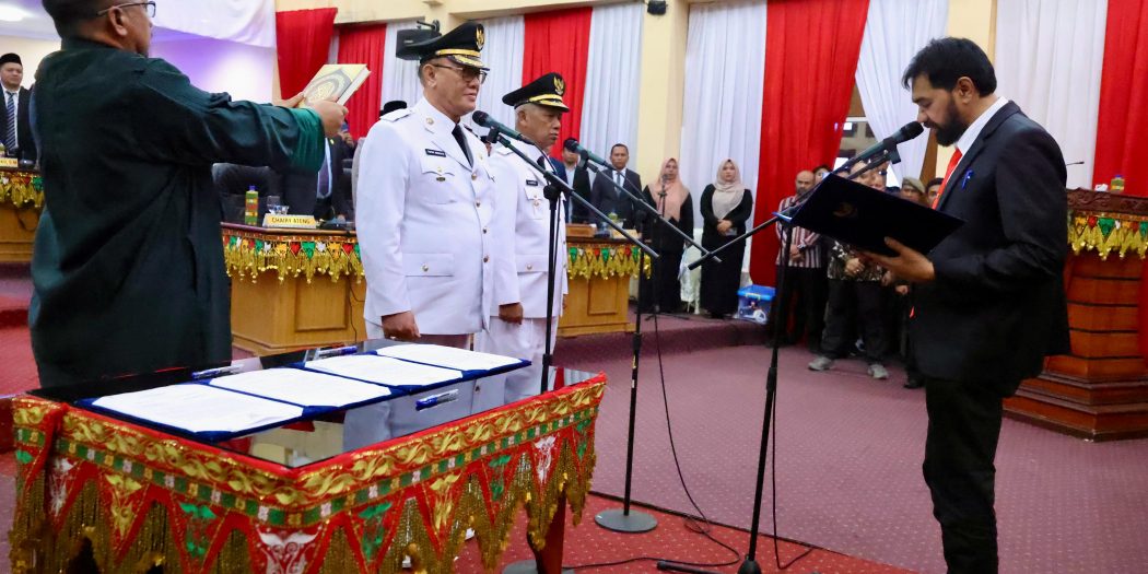 Lantik Bupati Bener Meriah, Gubernur Mualem Minta Libatkan Akademisi dalam Merumuskan Pembangunan