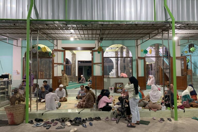 Belajar Peduli Lingkungan dari Masjid Energi Surya di Yogyakarta