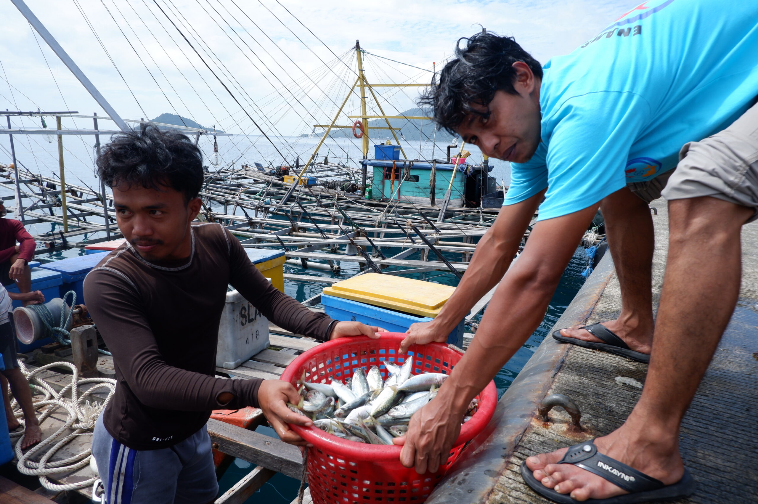 Nelayan Kecil Natuna di Tengah Himpitan Kapal Besar dan Asing