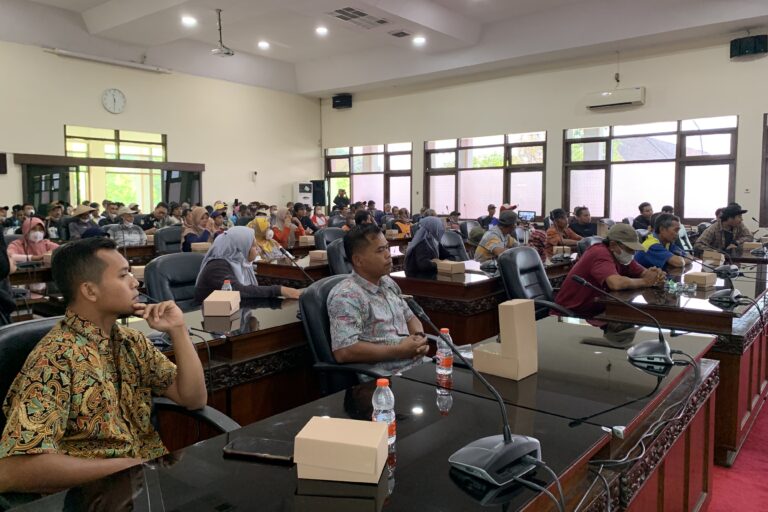 Temui DPRD Bahas Tolak Tambang dan Pabrik Semen Wonogiri