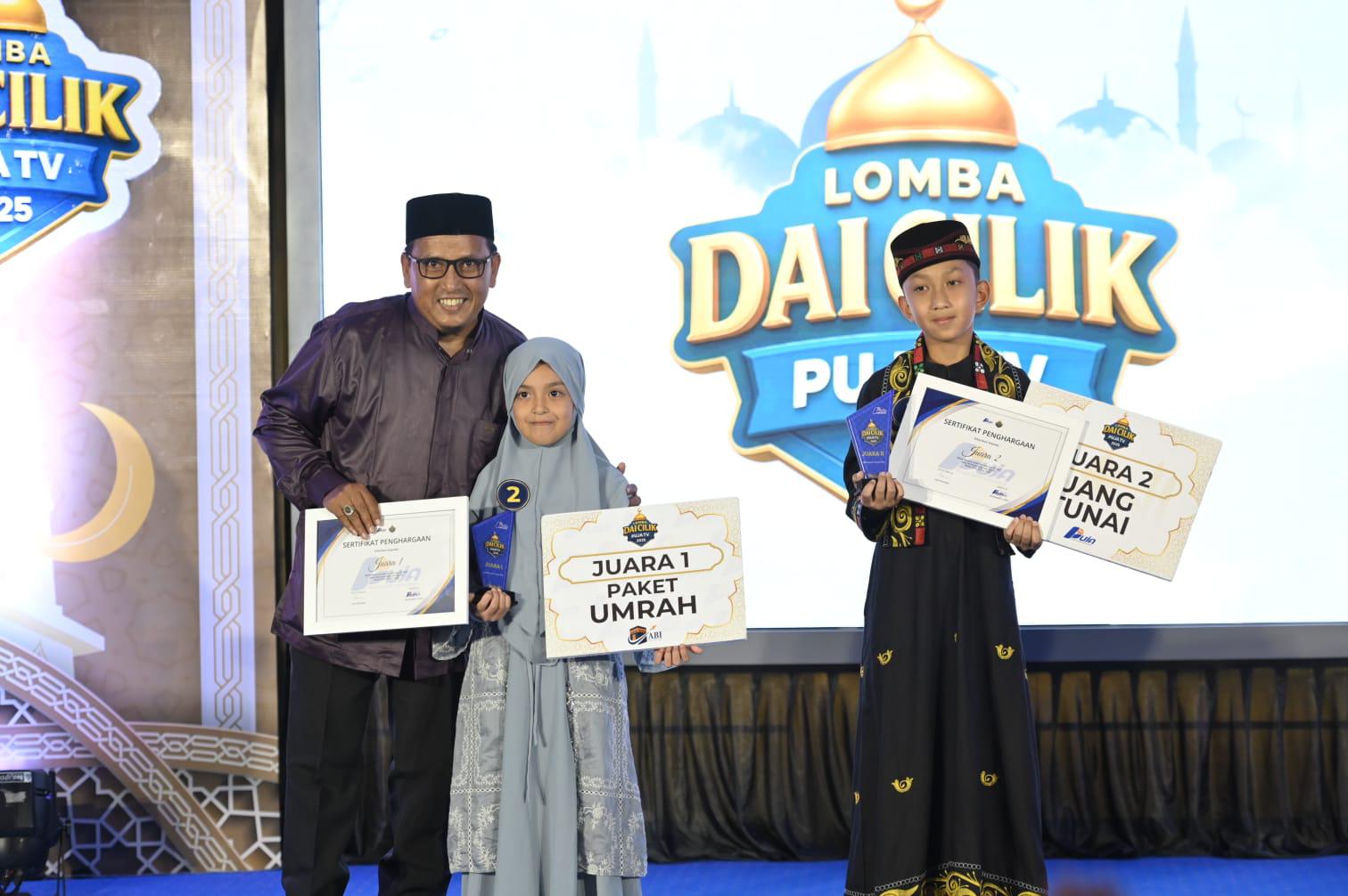 Kaisya Syahira meraih hadiah utama berupa perjalanan umrah ke Tanah Suci Mekkah, pada Lomba Dai Cilik PUJA TV 2025. (Foto untuk Lensakita.com)