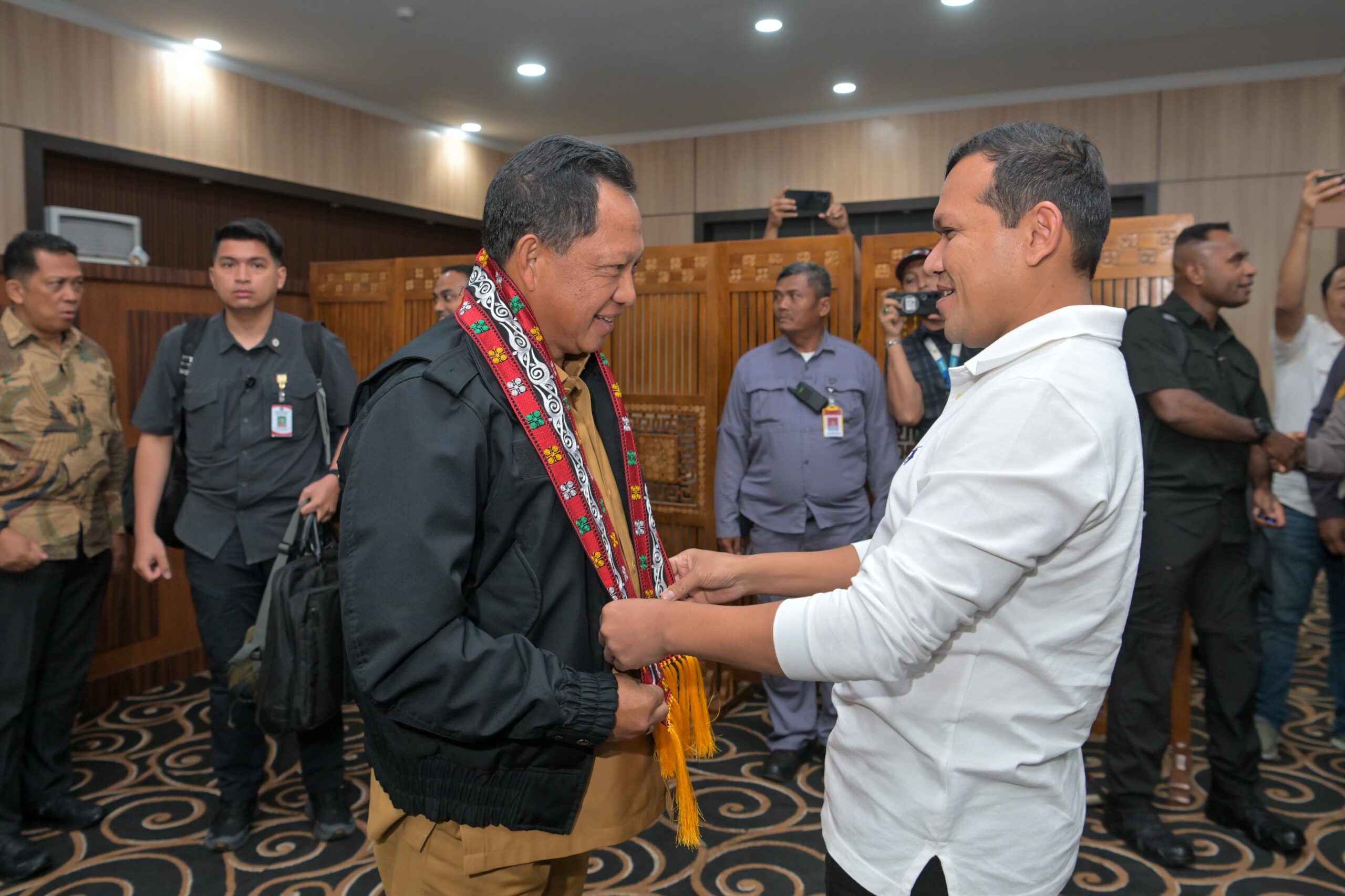 Fadhlullah Sambut Kedatangan Mendagri Tito Karnavian di Bandara SIM