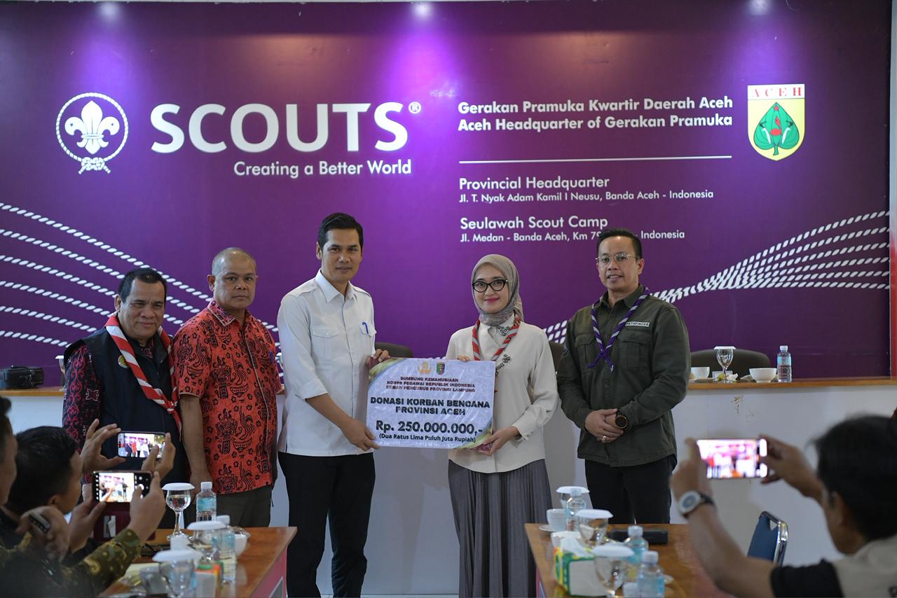 Pramuka Lampung dan Pemprov Serahkan Donasi bagi Korban Bencana Aceh