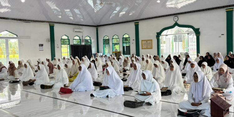 Semarak Ramadan, KUA Susoh Abdya Gelar Sehari Khatam Al-Qur’an