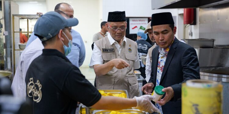 Menhaj Supervisi Dapur Haji di Madinah, Tekankan Penggunaan Bumbu Asal Indonesia