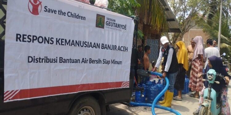 842 KK Terdampak Banjir Aceh Utara Terima 16 Ribu Liter Air Bersih