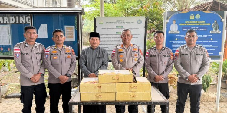 Polda Aceh Salurkan 2,7 Ton Kurma Tahap I ke 53 Titik di Banda Aceh dan Aceh Besar