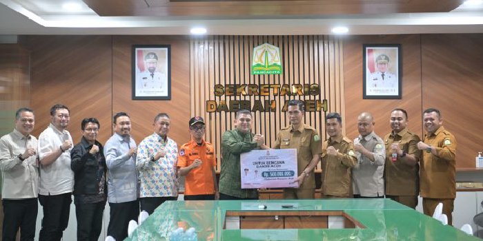 Sekda Aceh Terima Bantuan Solidaritas Pemko Makassar untuk Korban Banjir