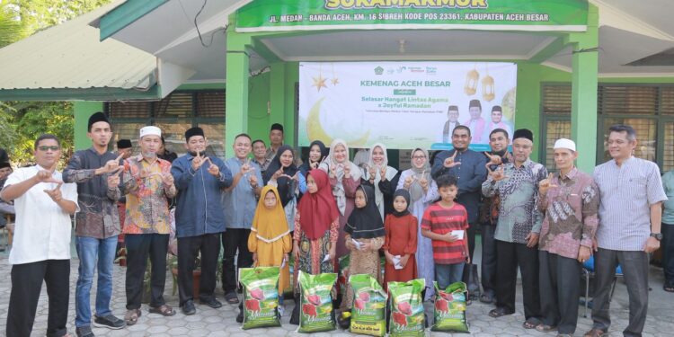 Selasar Lintas Agama x Joyful Ramadhan, Kemenag Aceh Besar Bagikan 300 Paket Sembako