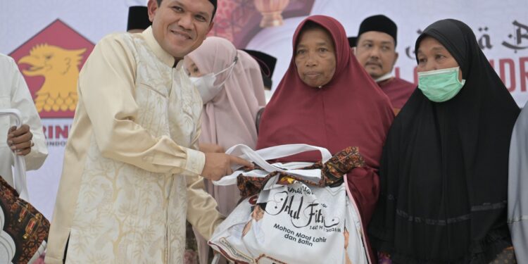 Wagub Aceh Buka Puasa Bersama Korban Bencana di Huntara Pidie Jaya