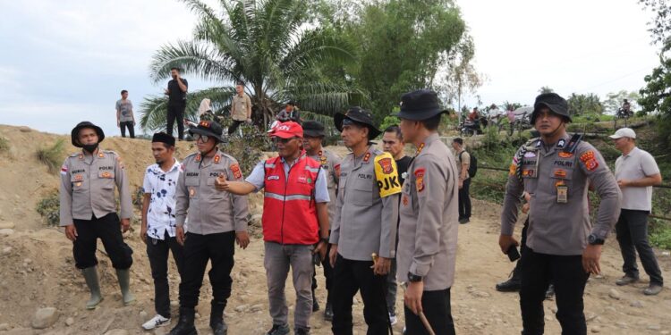 Kapolda Aceh Tinjau Jembatan Bailey di Sawang, Pondasi Bergeser Usai Banjir