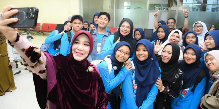 15 Siswa Terbaik Banda Aceh Diberangkatkan Ikuti Program IKON Sampoerna Foundation