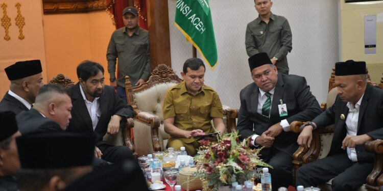 Gubernur Aceh Dorong Transformasi Digital dalam RUPS Bank Aceh Syariah 2025