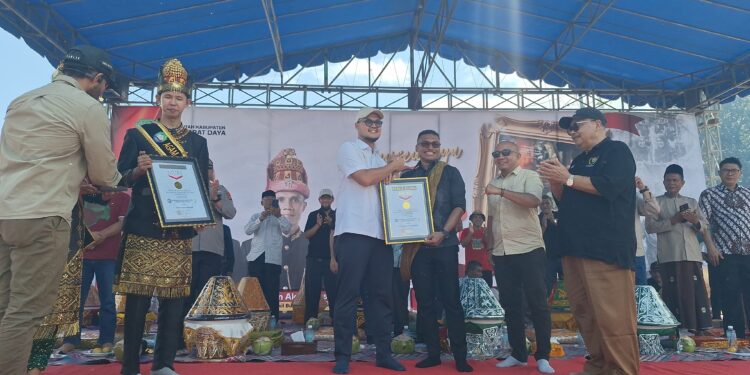 Thoet Leumang Antarkan Abdya Cetak Rekor Nasional dan Dunia