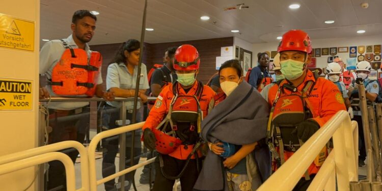 Kru Kapal Pesiar Asal Filipina Dievakuasi Basarnas di Perairan Aceh Besar