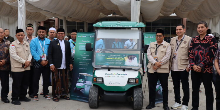 Bank Aceh Serahkan Buggy Car untuk Asrama Haji, Permudah Mobilitas Jemaah