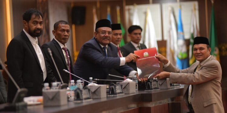 ‎Gubernur Aceh Hadiri Paripurna DPRA Penyampaian Rekomendasi LKPJ 2025