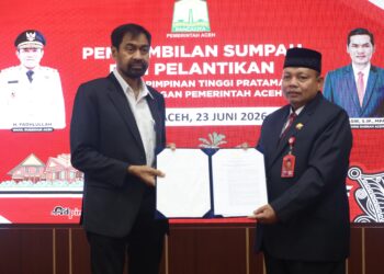 Gubernur Mualem Lantik Misran Fuadi sebagai Kepala Dinas Syariat Islam Aceh
