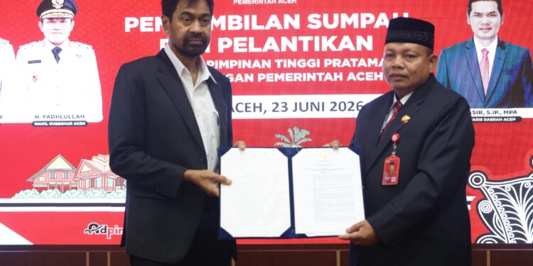 Gubernur Mualem Lantik Misran Fuadi sebagai Kepala Dinas Syariat Islam Aceh