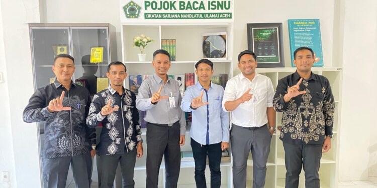 ISNU Aceh Terima 10 Pojok Baca dari BSI Maslahat untuk Sekolah Terdampak Bencana