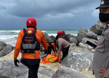 Basarnas Banda Aceh: Korban Terseret Arus di Lhoknga Ditemukan Meninggal Dunia