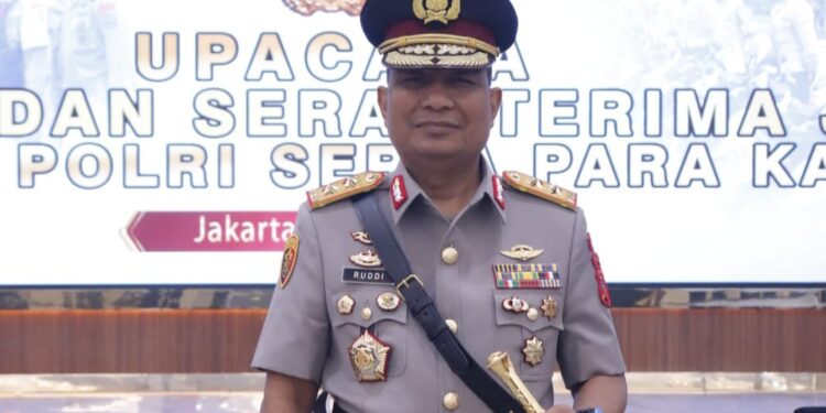Kapolri Lantik Irjen Pol Ruddi Setiawan sebagai Kapolda Aceh