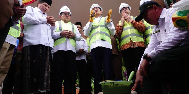 Tunaikan Janji Pascabencana, Menag Letakkan Batu Pertama Pembangunan MIN 5 Pidie Jaya