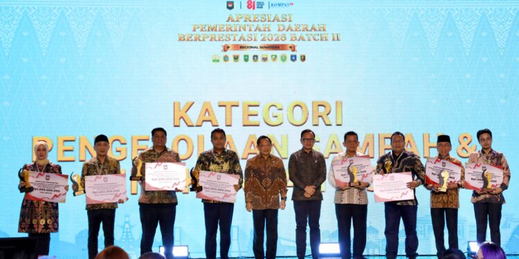 Wali Kota Sabang Terima Penghargaan Nasional Dalam Pengelolaan Sampah