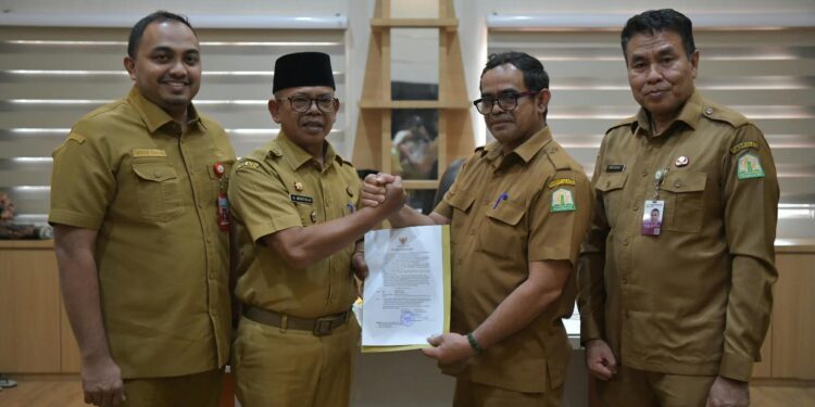 Taufik Jadi Plt Sekda Aceh, Nasir Dilantik sebagai Kadis Perpustakaan dan Kearsipan