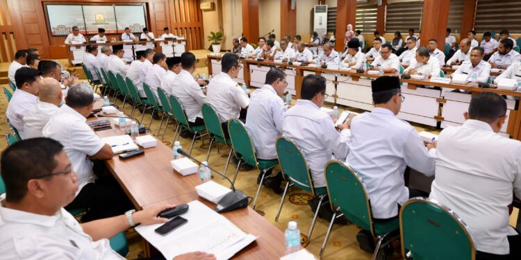 Pimpin Rapat Koordinasi Bersama SKPA, Wagub Dek Fadh: Transparansi adalah Kunci