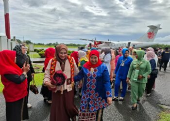 Tiba di Simeulu, Kak Na Serahkan Bufferstok Senilai Rp2.2 Miliar