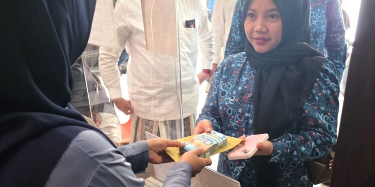 Setor Infak Rp10 Juta, YARA Ajak Masyarakat Tetap Percaya Baitul Mal Aceh
