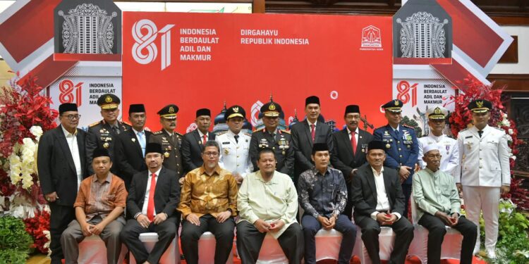 Peringati HUT Ke-81 RI, Pemerintah Aceh Beri Penghargaan kepada Keluarga Pahlawan
