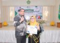 Wakili Kemenag Aceh Besar, Yasmaidar Terima Anugerah Bunda Inklusi Inovatif