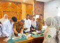 Mahasiswa Ilmu Perpustakaan UIN Ar-Raniry Praktik Restorasi Naskah di Museum Aceh